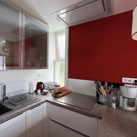 Apartment Nice And Bright Near Casino