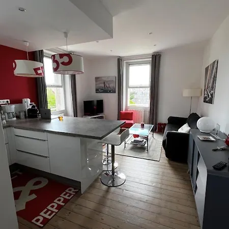 Apartment Nice And Bright Near Casino
